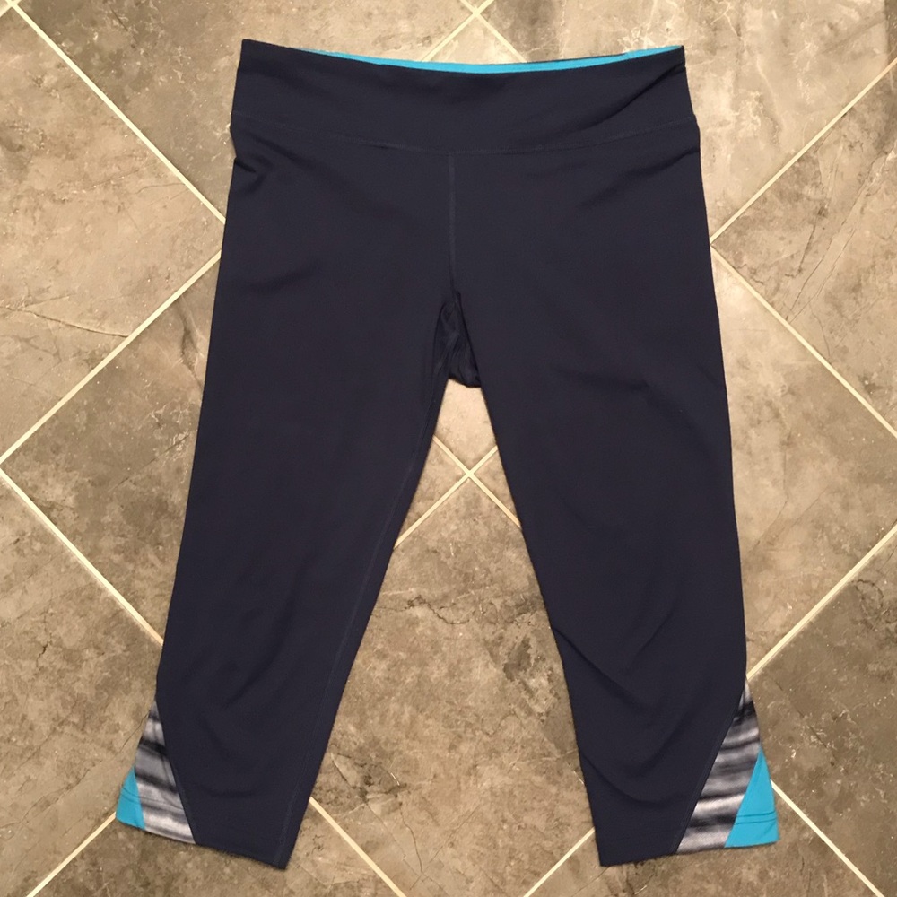 Under Armour Navy Cropped Leggings- Large